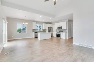 7632 S Waverly Ln, West Jordan, UT 84084 - Photo 5