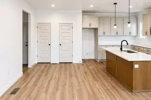 7029 W Lake Ave, South Jordan, UT 84009 - Photo 9