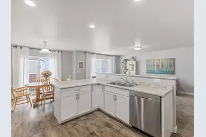 15042 S Gallant Dr W, Bluffdale, UT 84065 - Photo 7