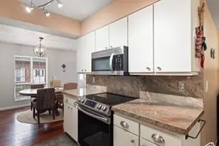 4798 S Saxony Cir E, Holladay, UT 84117 - Photo 9