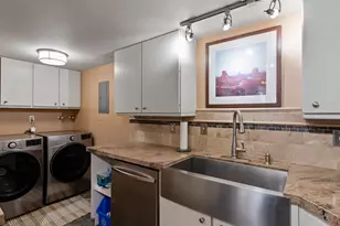 4798 S Saxony Cir E, Holladay, UT 84117 - Photo 9