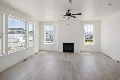 822 W Caroline Dr #214, Saratoga Springs, UT 84045 - Photo 7