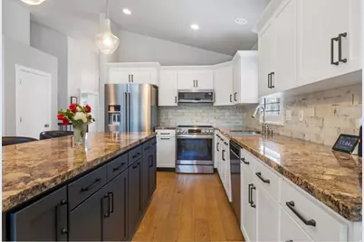 926 E Tahnia Park Cir S, Salt Lake City, UT 84121 - Photo 9
