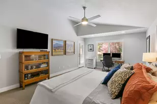 926 E Tahnia Park Cir S, Salt Lake City, UT 84121 - Photo 17