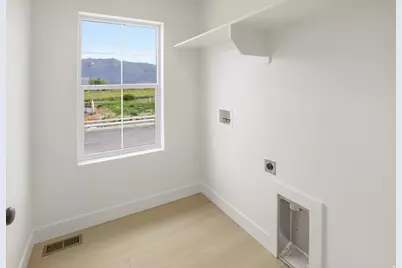 1380 S 110 W, Tremonton, UT 84337 - Photo 35