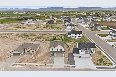 1380 S 110 W, Tremonton, UT 84337 - Photo 3