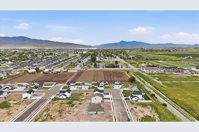 1404 S 110 W, Tremonton, UT 84337 - Photo 3
