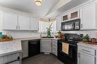 332 E 880 N, Tooele, UT 84074 - Photo 9