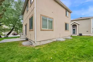 352 Bayside Dr, Saratoga Springs, UT 84045 - Photo 25