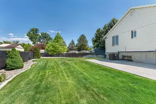 8328 S Plum Creek Cir W, West Jordan, UT 84088 - Photo 31
