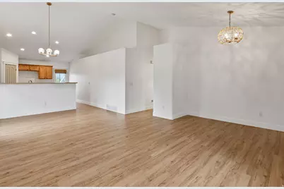 8569 S Sunrise Oak Dr, West Jordan, UT 84081 - Photo 5