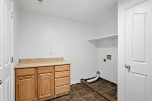8569 S Sunrise Oak Dr, West Jordan, UT 84081 - Photo 15