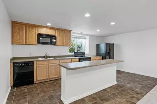 8569 S Sunrise Oak Dr, West Jordan, UT 84081 - Photo 13