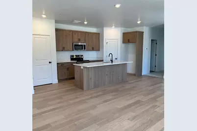 837 S 200 E #5-201, Spanish Fork, UT 84660 - Photo 3