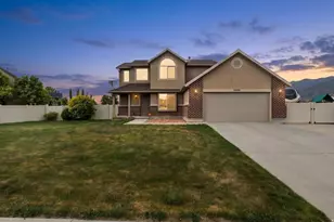 2028 Morningside Dr W, Farmington, UT 84025 - Photo 1