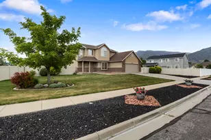 2028 Morningside Dr W, Farmington, UT 84025 - Photo 5