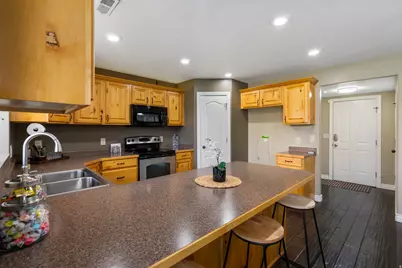 2028 Morningside Dr W, Farmington, UT 84025 - Photo 17