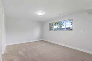 1384 E Sudbury Ave, Sandy, UT 84093 - Photo 15