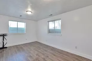 278 E Shepard Ln, Kaysville, UT 84037 - Photo 27