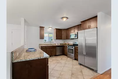 2990 E 3900 S, Holladay, UT 84124 - Photo 5
