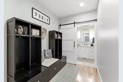 2014 E Quartzridge Dr, Sandy, UT 84092 - Photo 7