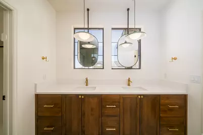 881 E 100 N, Hyde Park, UT 84318 - Photo 21