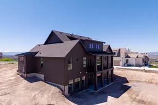881 E 100 N, Hyde Park, UT 84318 - Photo 5