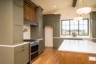 881 E 100 N, Hyde Park, UT 84318 - Photo 9