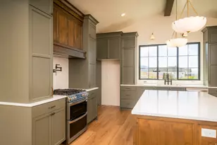 881 E 100 N, Hyde Park, UT 84318 - Photo 9