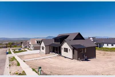 881 E 100 N, Hyde Park, UT 84318 - Photo 47