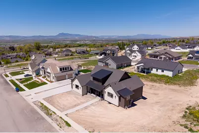 881 E 100 N, Hyde Park, UT 84318 - Photo 45