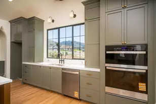 881 E 100 N, Hyde Park, UT 84318 - Photo 11