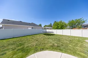 1125 W 3090 S, Syracuse, UT 84075 - Photo 9