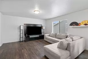 7761 W Mount Elinor Rd, Magna, UT 84044 - Photo 7