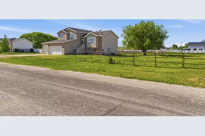 5144 W 4525 S, Hooper, UT 84315 - Photo 5