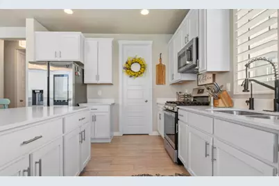 1295 E Granite Peak Rd, Eagle Mountain, UT 84005 - Photo 15