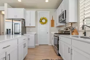 1295 E Granite Peak Rd, Eagle Mountain, UT 84005 - Photo 15