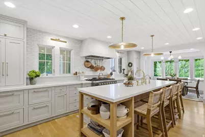 2522 E Skyline Dr, Salt Lake City, UT 84108 - Photo 9