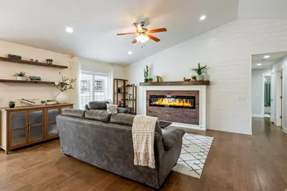 15804 S Packsaddle Dr W, Bluffdale, UT 84065 - Photo 9