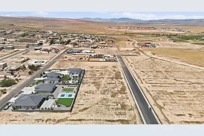 1283 W 4300 S #14, Hurricane, UT 84737 - Photo 11