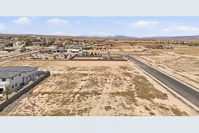 1283 W 4300 S #14, Hurricane, UT 84737 - Photo 7