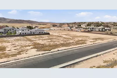 1283 W 4300 S #14, Hurricane, UT 84737 - Photo 3