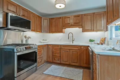 2580 E 2100 S, Salt Lake City, UT 84109 - Photo 13