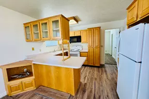 1150 W Red Hills Pkwy, Washington, UT 84780 - Photo 7