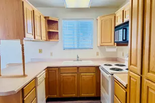 1150 W Red Hills Pkwy, Washington, UT 84780 - Photo 9