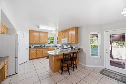 6574 S Murray Bluffs Dr, Murray, UT 84123 - Photo 5