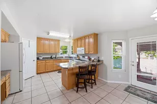 6574 S Murray Bluffs Dr, Murray, UT 84123 - Photo 5
