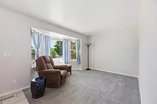 6574 S Murray Bluffs Dr, Murray, UT 84123 - Photo 3