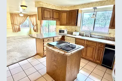 2983 E Banbury Rd, Cottonwood Heights, UT 84121 - Photo 9