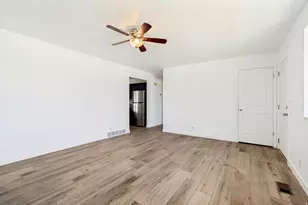 13484 S Homestead Ln, Riverton, UT 84065 - Photo 11